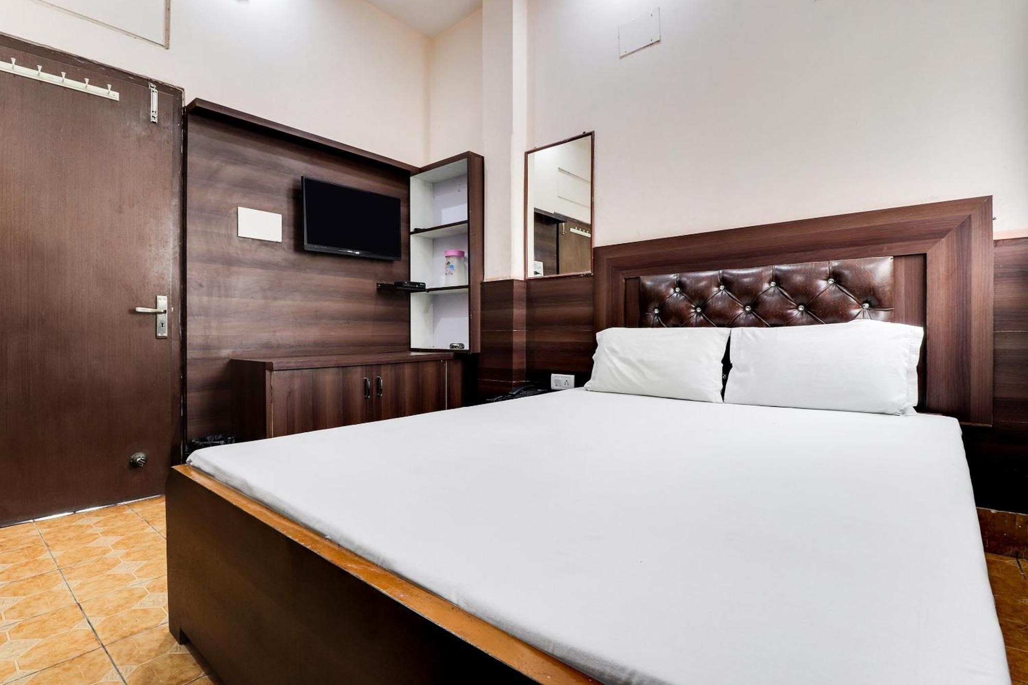 Spot On 40076 Hotel Sunny Bhairaun Ghāt Eksteriør billede